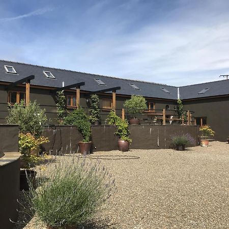 Lavender - Luxurious Barn Conversion - Blossom Farm Johnston المظهر الخارجي الصورة