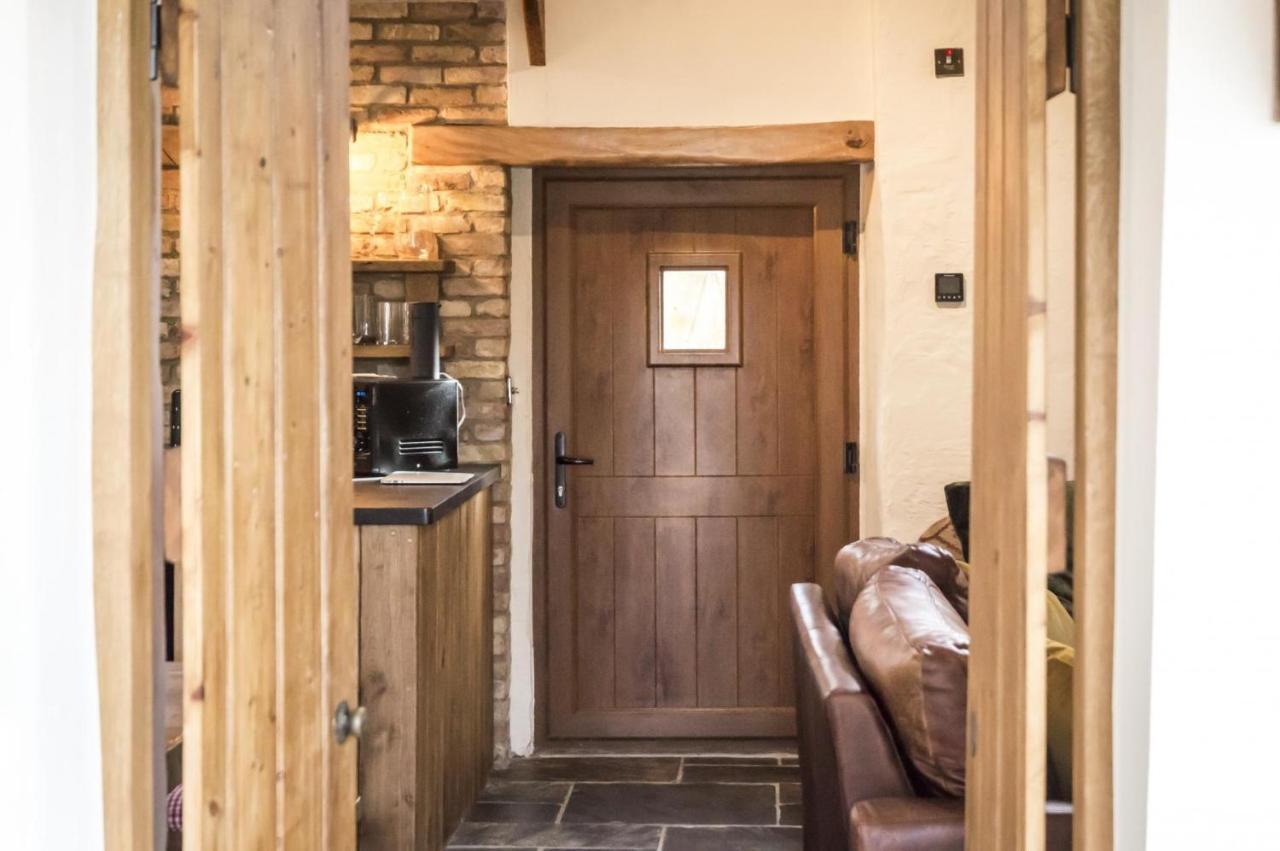 Lavender - Luxurious Barn Conversion - Blossom Farm Johnston المظهر الخارجي الصورة