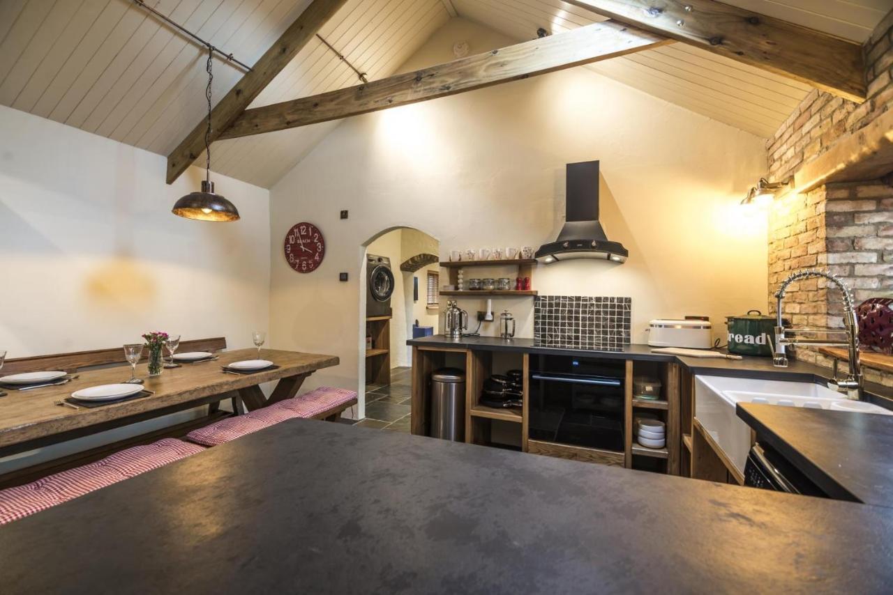 Lavender - Luxurious Barn Conversion - Blossom Farm Johnston المظهر الخارجي الصورة